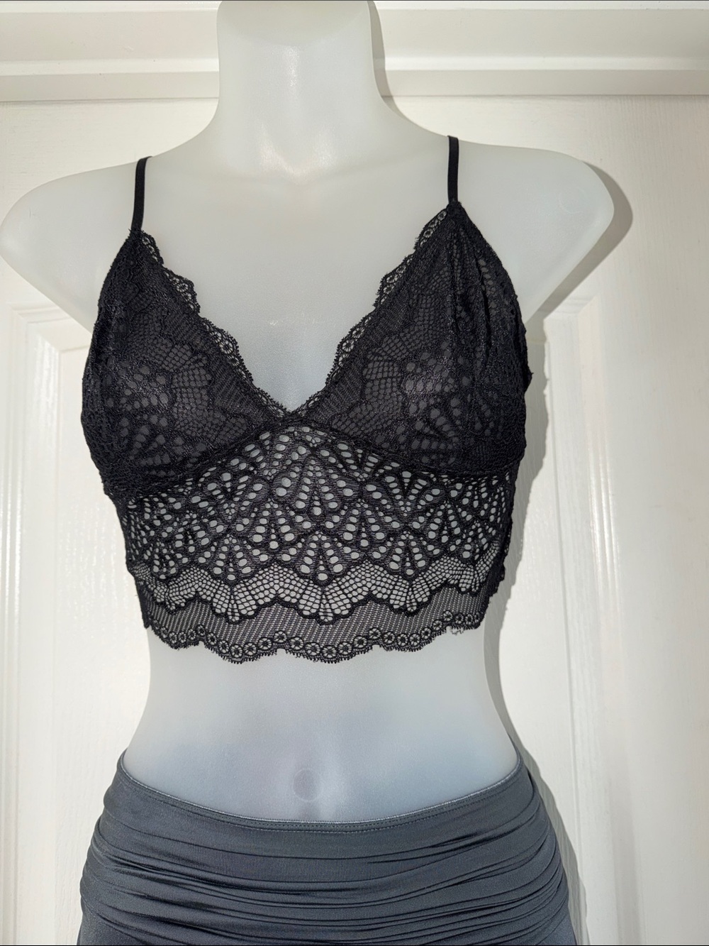 🖤BLACK LACE BRALETTE SIZE LARGE 🖤